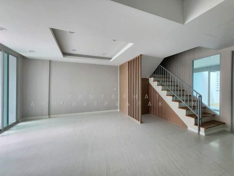 2 ชั้น, Bangkok