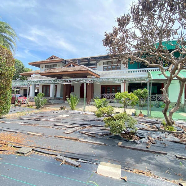 ที่ดินพร้อมบ้านและสิ่งปลูกสร้าง ขนาด3-2-74.3ไร่ ซ.ติวานนท์-ปากเกร็ด22, Nonthaburi