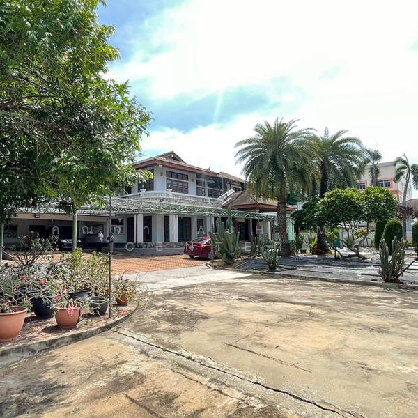 ที่ดินพร้อมบ้านและสิ่งปลูกสร้าง ขนาด3-2-74.3ไร่ ซ.ติวานนท์-ปากเกร็ด22, Nonthaburi