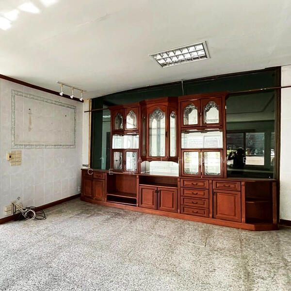 ที่ดินพร้อมบ้านและสิ่งปลูกสร้าง ขนาด3-2-74.3ไร่ ซ.ติวานนท์-ปากเกร็ด22, Nonthaburi