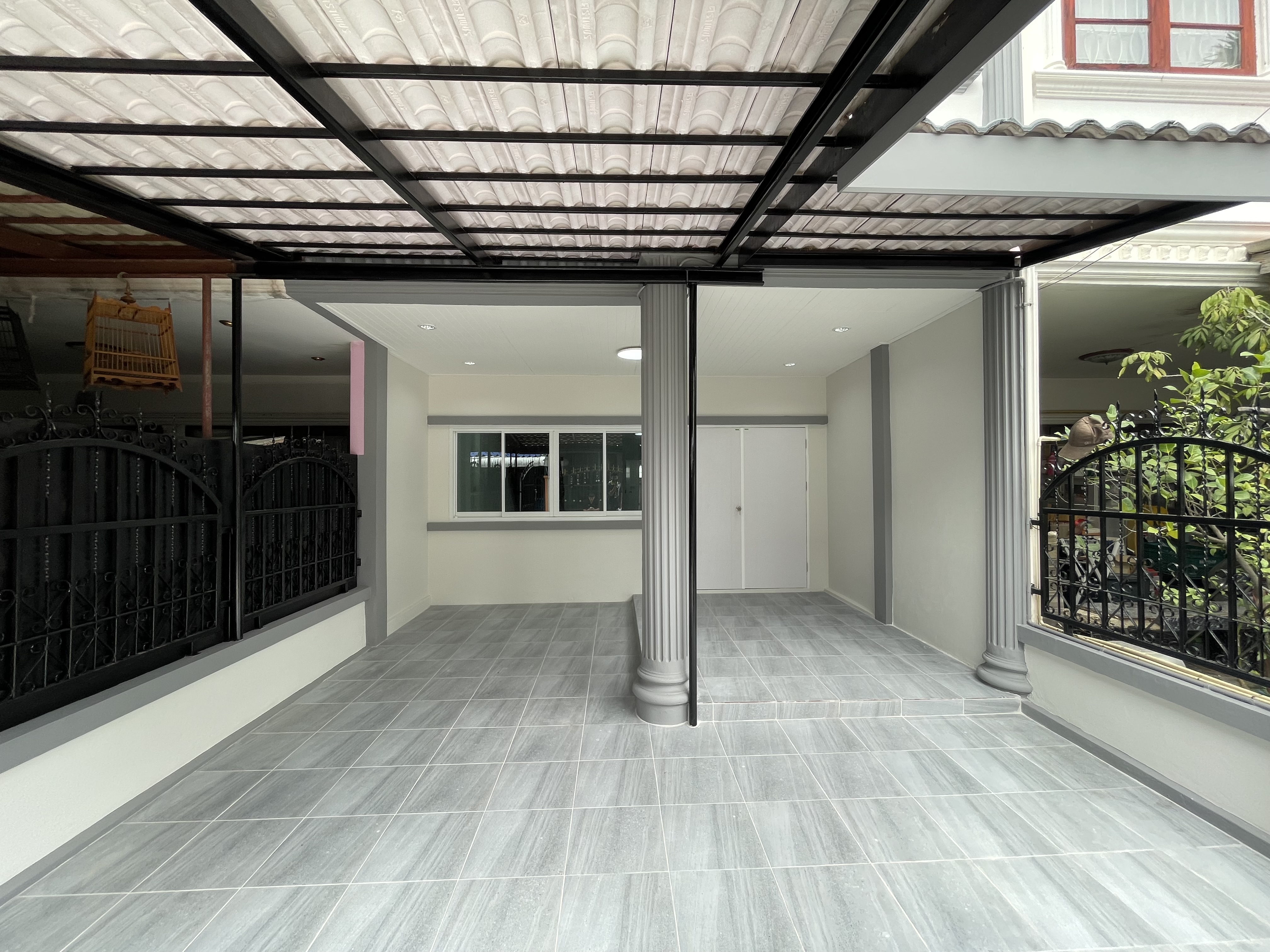 ทาวน์เฮ้าส์ 2 ชั้น เมืองเพชรบุรี : ปรับปรุงใหม่