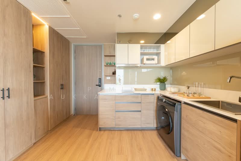 The Issara Sathorn, Bangkok