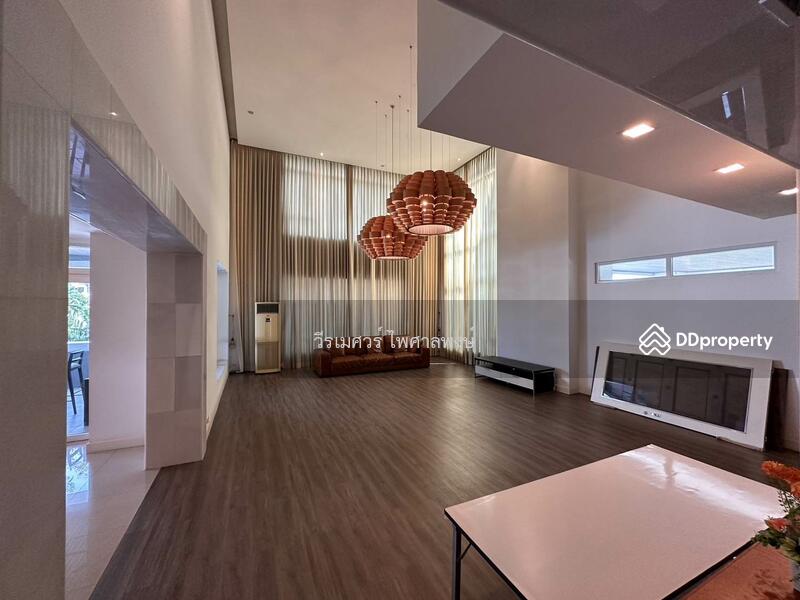7-Storey House with Elevator, Bangkok