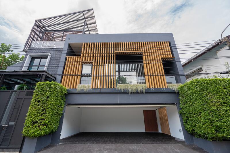 3-Storey Single house Sukhumvit 71, Bangkok