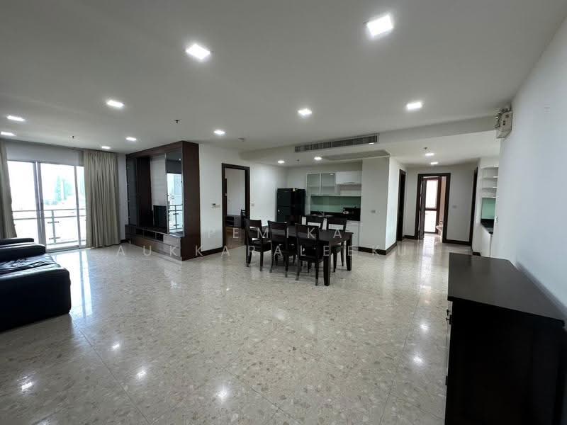 Nusasiri Grand, bangkok