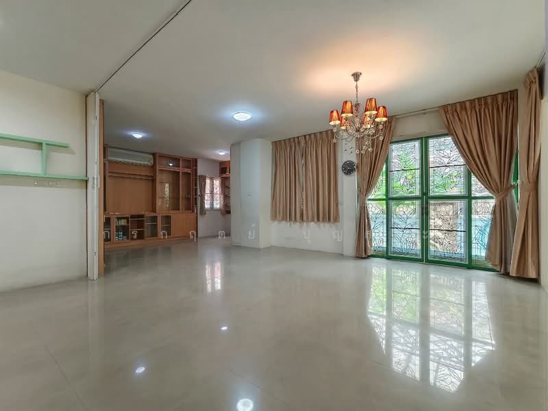 Seranee Park 3 : เศรณี ปาร์ค 3, Bangkok