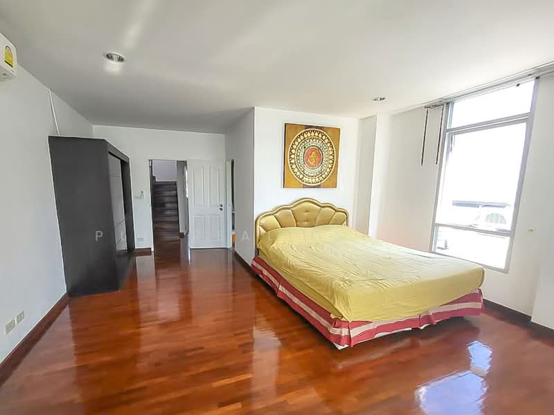 3 Storey Townhouse for Sale Wongamat North Pattaya, Chon Buri (Pattaya)