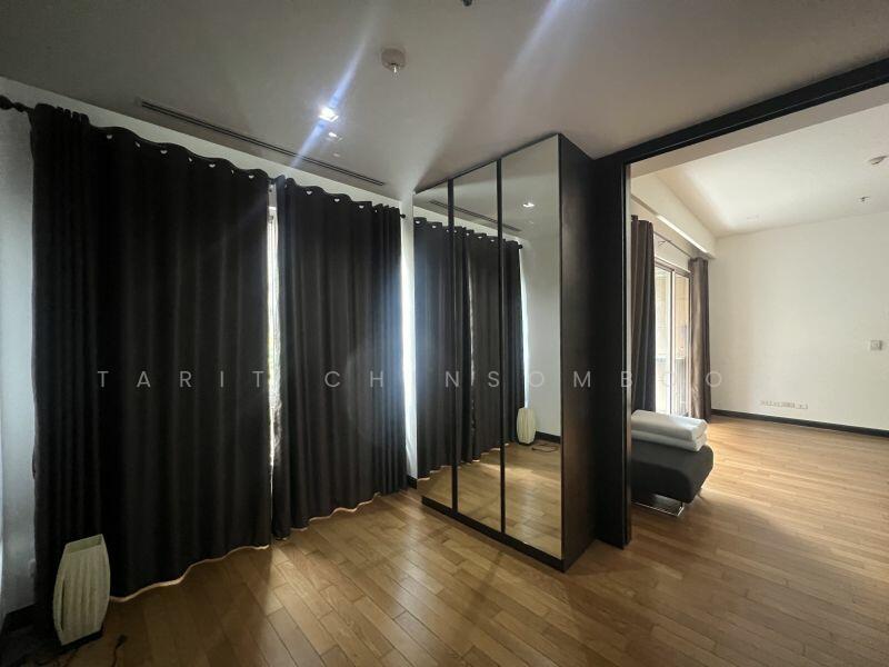 The Lofts Yennakart, Bangkok