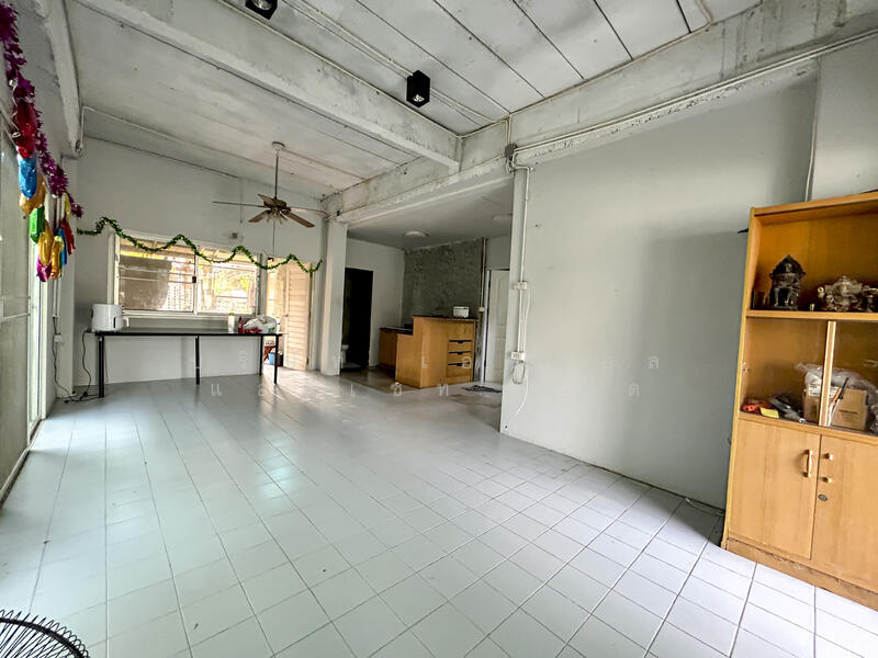 Buathong Thani, Nonthaburi