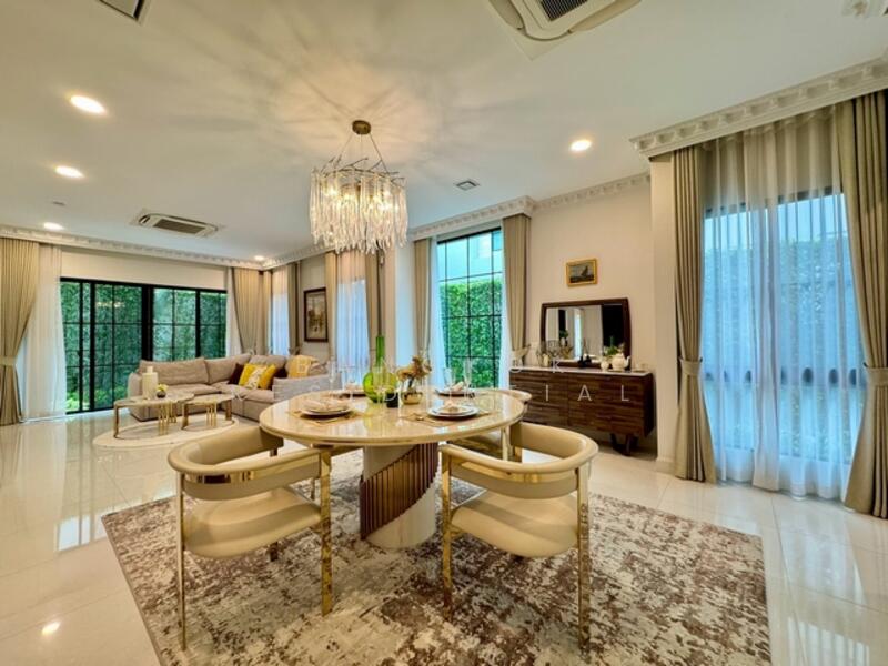 Nantawan Rama 9 - New Krungthepkreetha, Bangkok