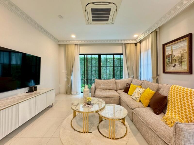 Nantawan Rama 9 - New Krungthepkreetha, Bangkok