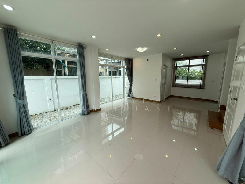 3-BR Semi-detached House, Chon Buri (Pattaya)