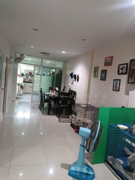 4-Bedroom Townhouse, Bangkok