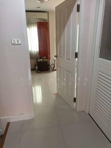 4-Bedroom Townhouse, Bangkok