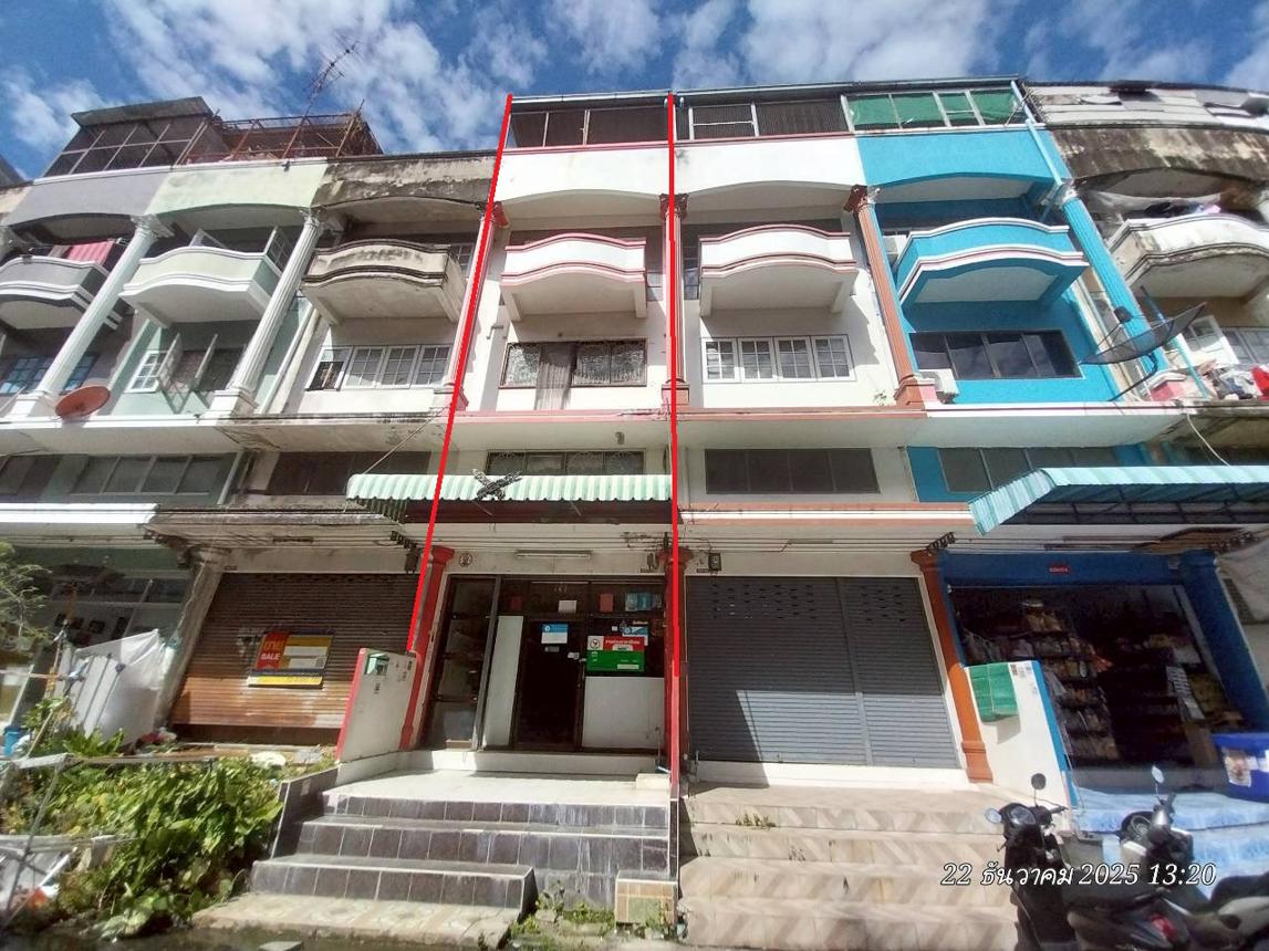 Commercial Building Rungnapa Place Min Buri Bangkok
