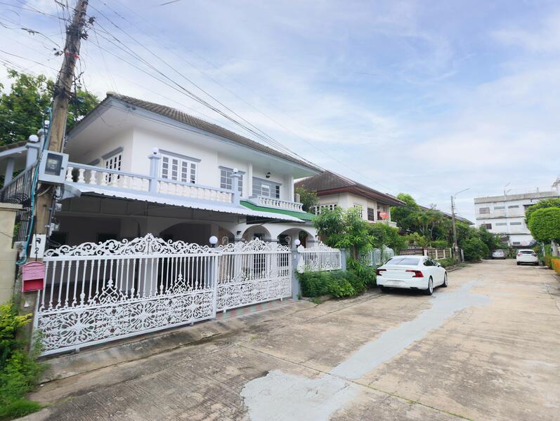 บ้านเดี่ยว 2 ชั้น รีโนเวทใหม่ นาคนิวาส 2 ลาดพร้าว 71 ใกล้เซ็นทรัลอีสต์วิลล์, Bangkok