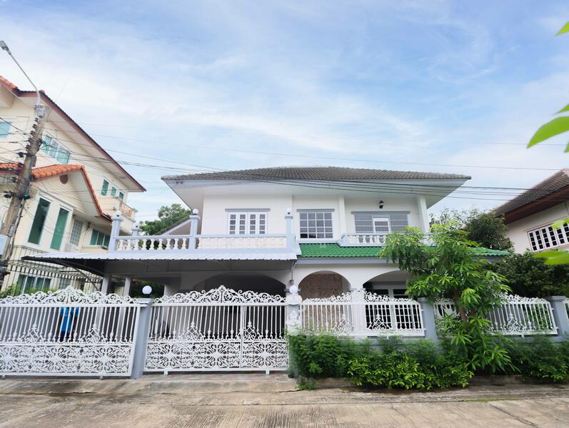 บ้านเดี่ยว 2 ชั้น รีโนเวทใหม่ นาคนิวาส 2 ลาดพร้าว 71 ใกล้เซ็นทรัลอีสต์วิลล์, Bangkok