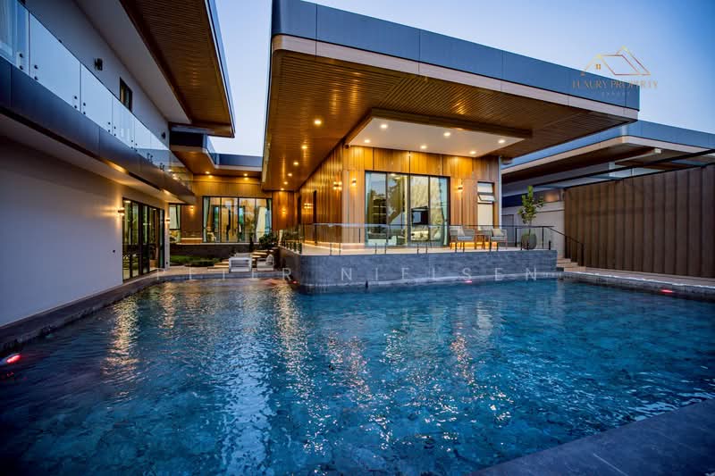 Lakeside Villa, Chon Buri (Pattaya)