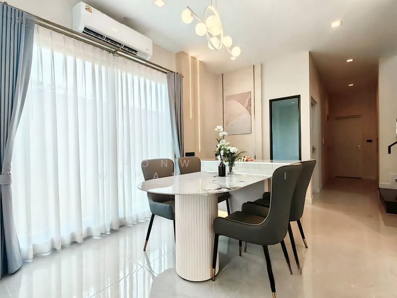 Bangkok Boulevard Bangna KM.5, Samut Prakan