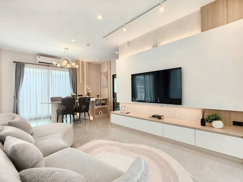 Bangkok Boulevard Bangna KM.5, Samut Prakan