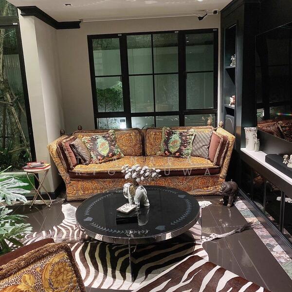 Na Vara Residence, Bangkok