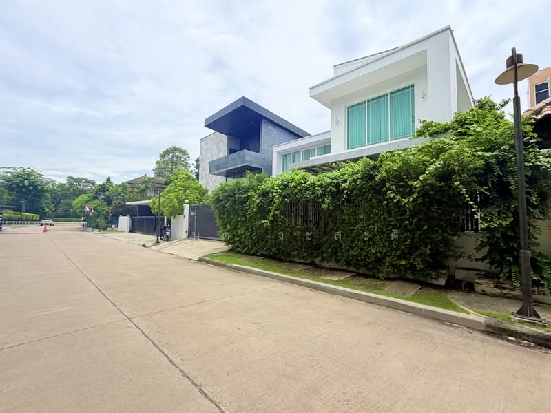 Sarin Park, Bangkok