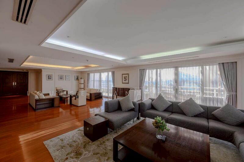 Las Colinas, Bangkok