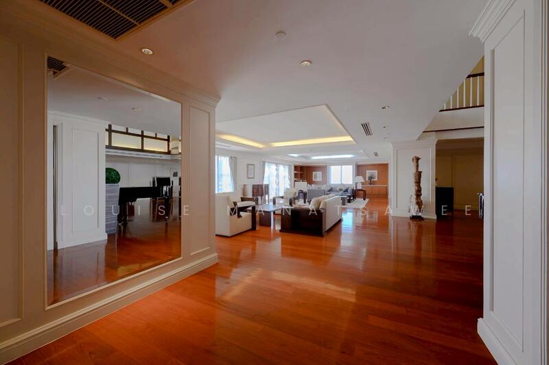 Las Colinas, Bangkok