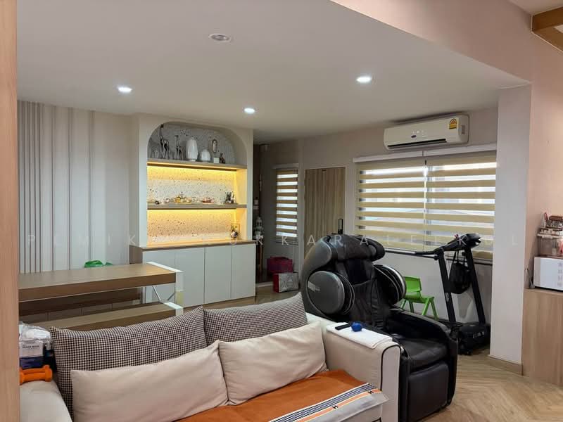 undefined, bangkok