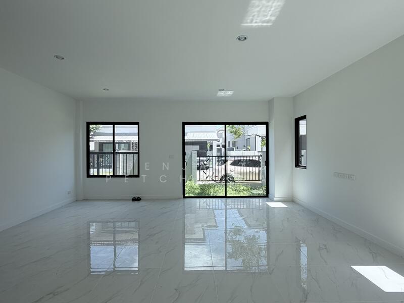 ชีวารมย์ นครอินทร์ (Chewarom Nakhon In), Nonthaburi