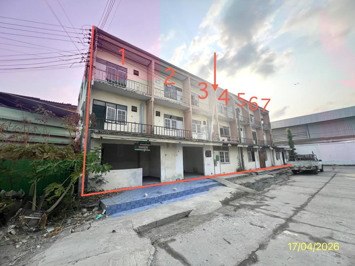 Commercial Townhouse in Krathum Baen, Samutsakorn
