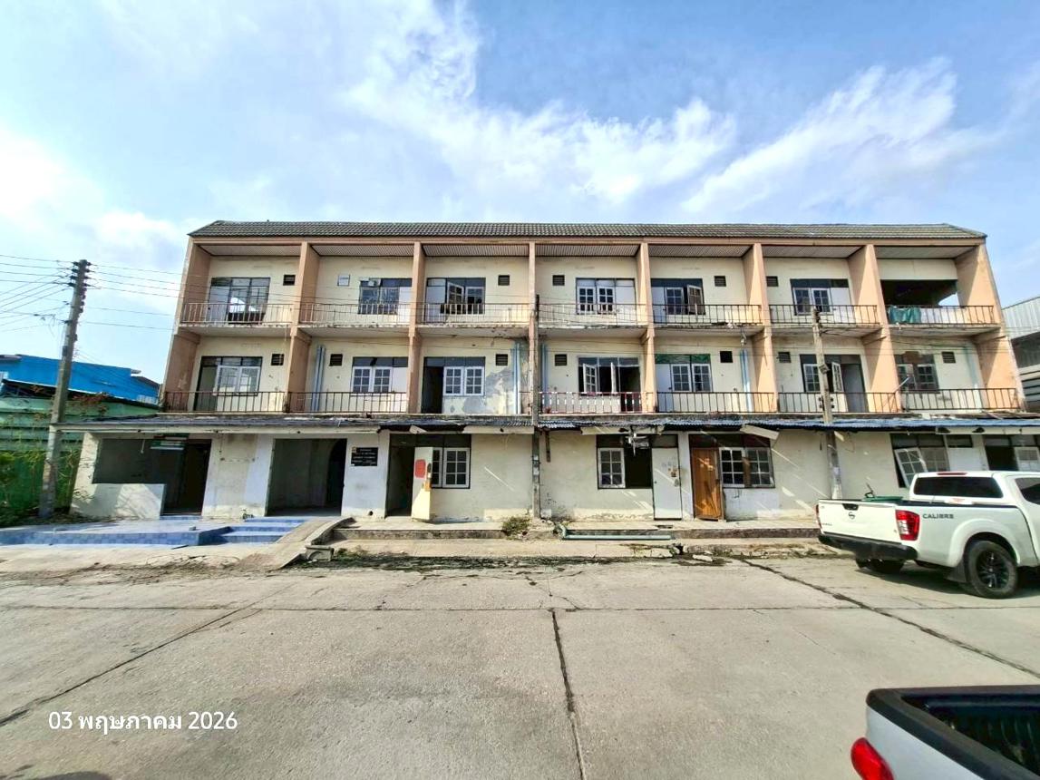Commercial Townhouse in Krathum Baen, Samutsakorn
