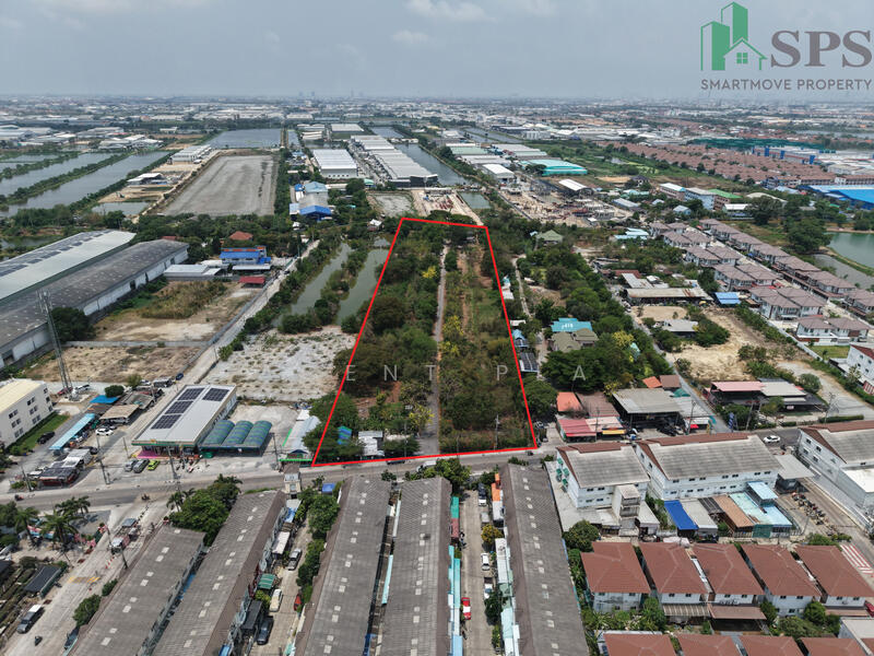 Beautiful land plot for sale, prime location in the heart of Bang Phli, area 10 rai 188 sq.w.,, Samut Prakan