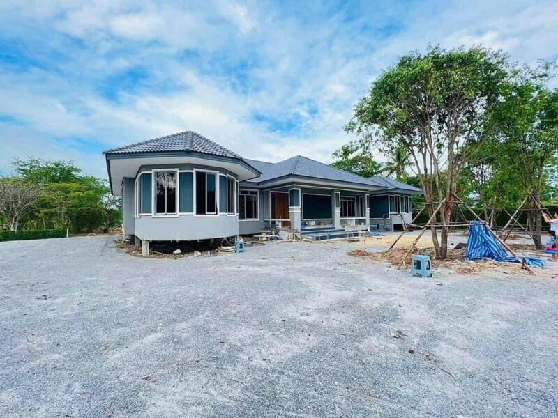 Land with buildings ที่ดินพร้อมสิ่งปลูกสร้าง, Suphan Buri