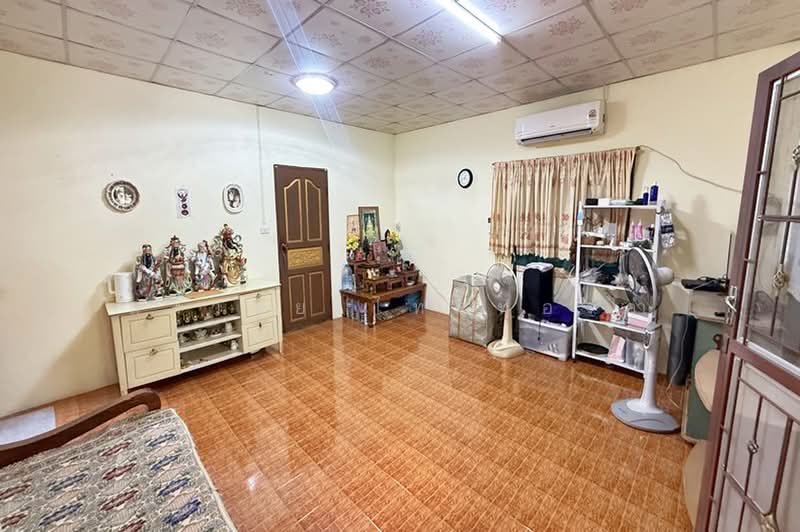 ขายบ้านเดี่ยวชั้นเดียว 60 ตร.ว. ถนนสุขาภิบาล 5 ซอย 32 แยก 4 ใกล้ทางด่วนด่านสุขาภิบาล 5, Bangkok