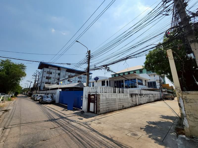 รามอินทรา, Bangkok