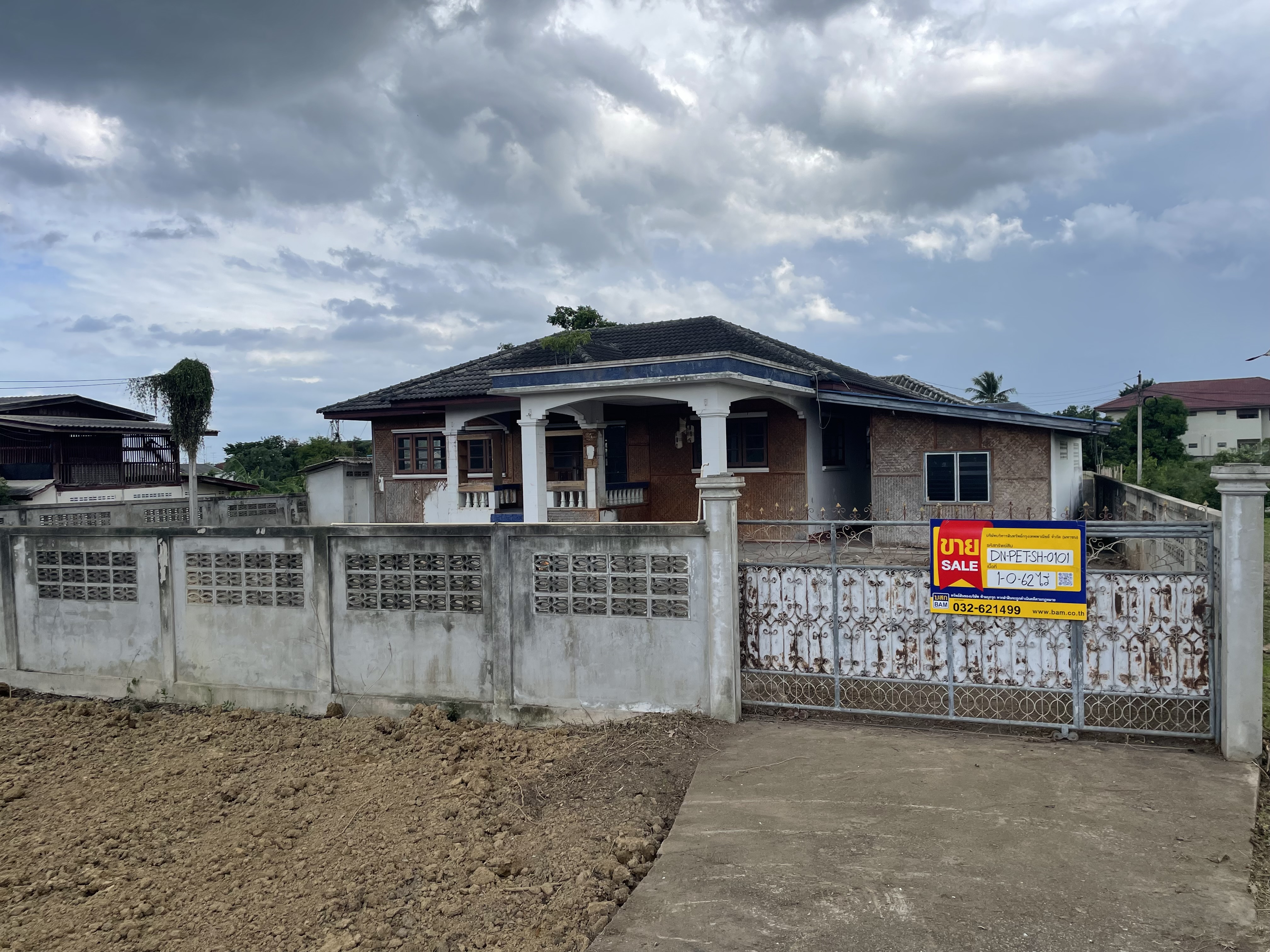 Single-story detached house in Phetburi city