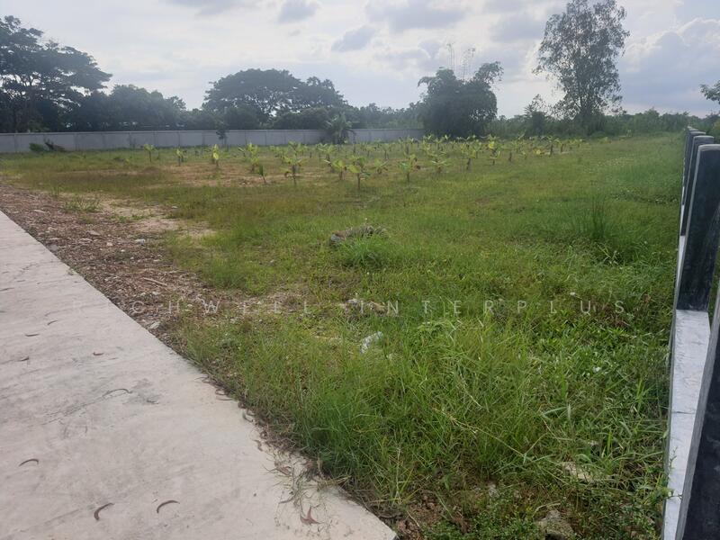 Land for sale in Takhan, 2 rai, already filled, next to a concrete road,, Rayong