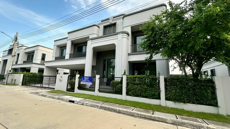 Setthasiri Wongwaen-Chatuchot, Bangkok