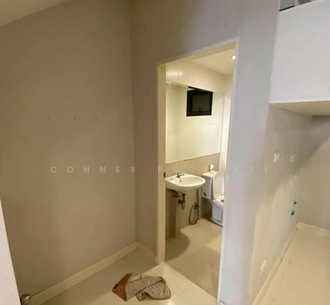 Baan Klang Muang Kalpapruek : บ้านกลางเมือง กัลปพฤกษ์, Bangkok