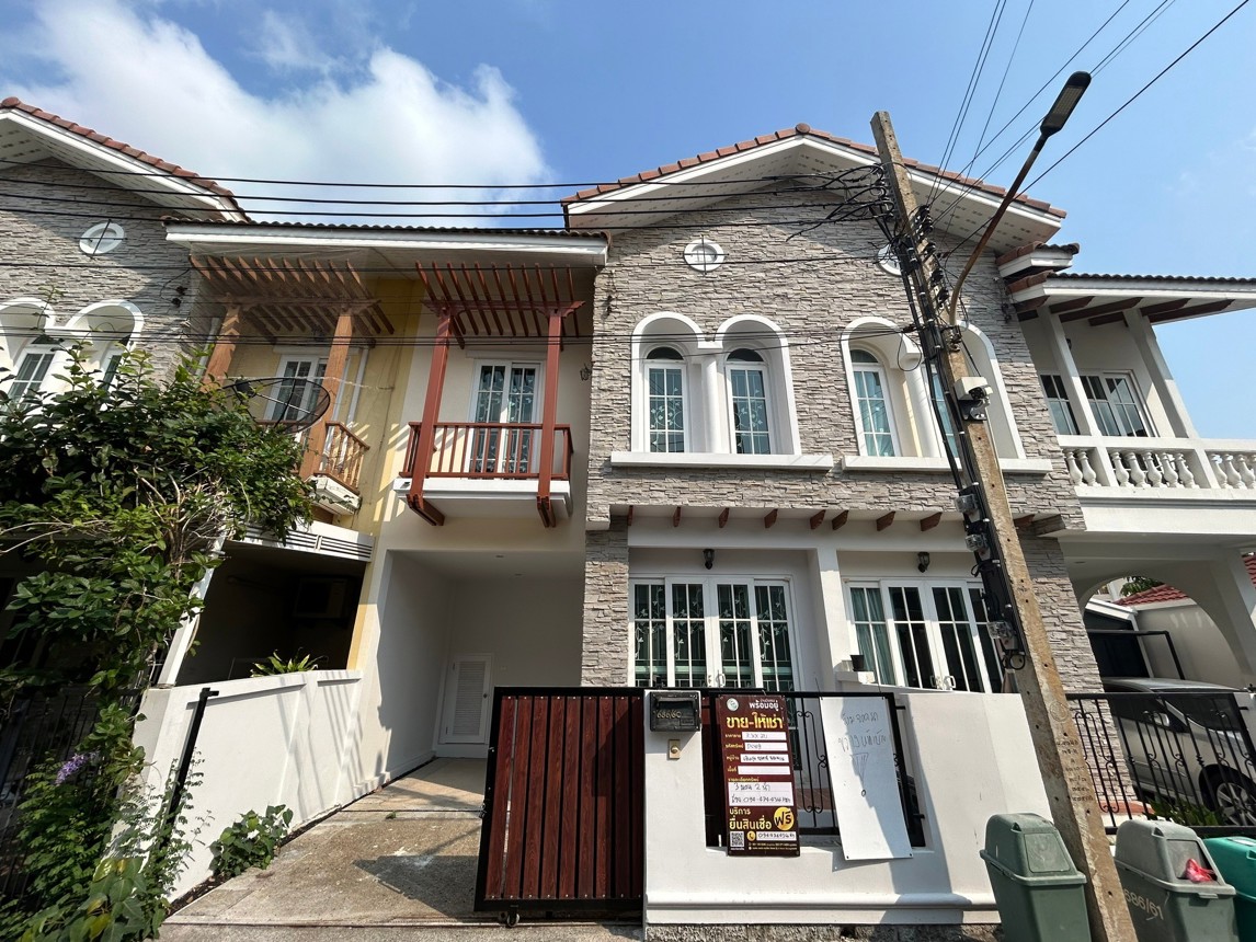 Townhouse in Piamsukh Town, Tuscan-style, 44 Development, Suan Luang, Bangkok