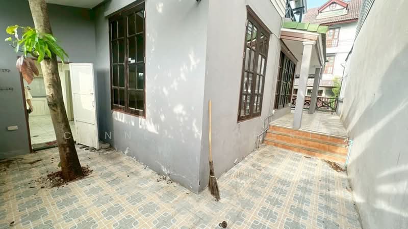 Rom Mai 1 Village, Bangkok