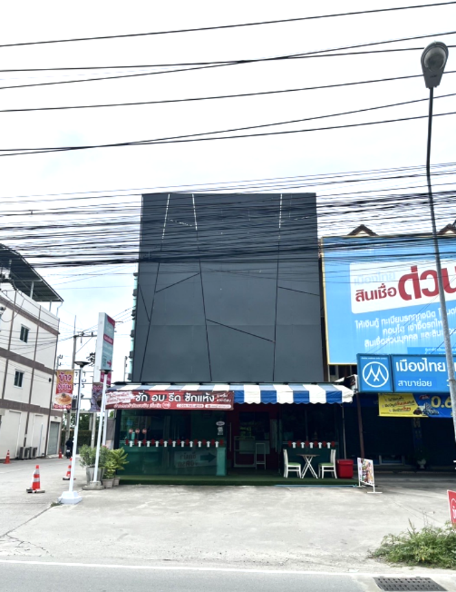 Commercial Building in Chonburi City, Chonburi Province