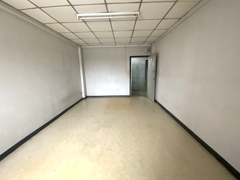 Condominium project located in Amnuay Canal Village, Amnuay Canal.