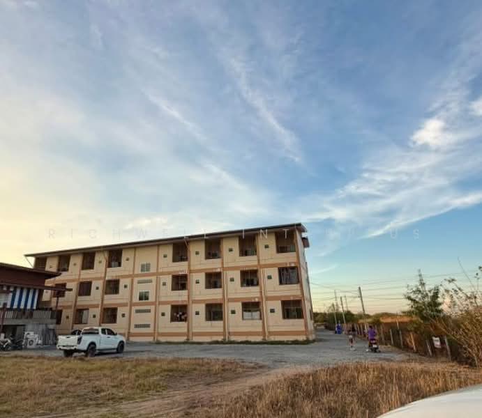 Land for sale in Tha Kham, 3 rai, next to a canal, Chachoengsao
