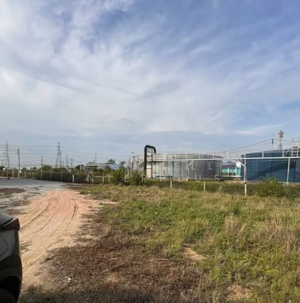 Land for sale in Tha Kham, 3 rai, next to a canal, Chachoengsao