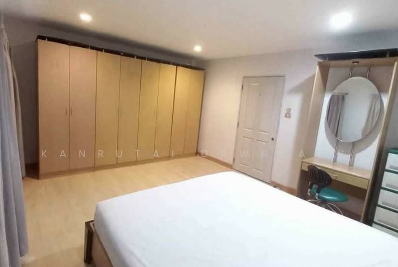 Baan Klang Mueng Rama 9 Soi 43, Bangkok