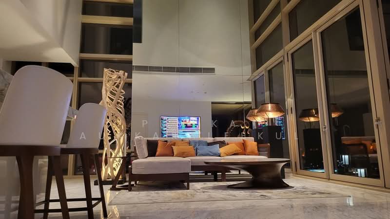 Four Seasons Private Residences, Bangkok