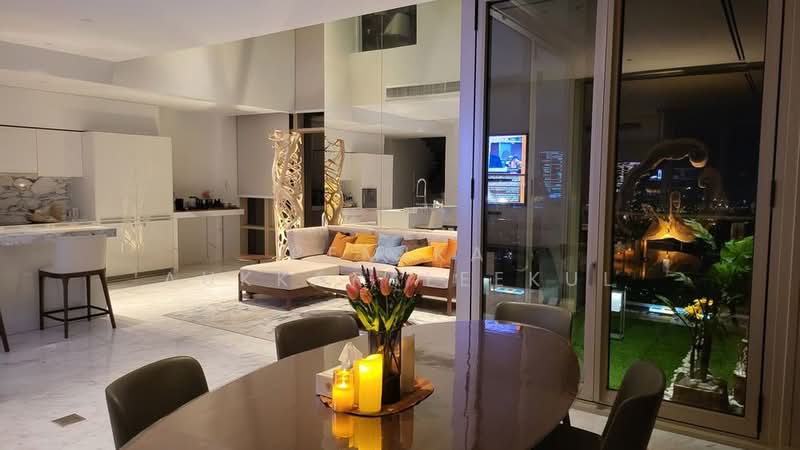 Four Seasons Private Residences, Bangkok