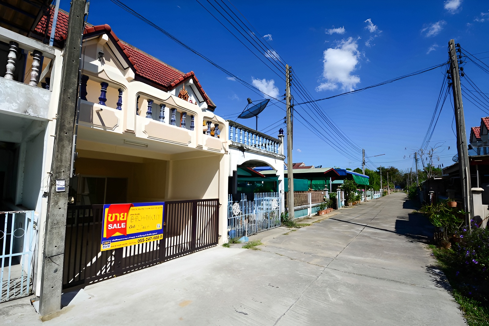 2 Storey Townhouse with 3 bedroom 2 bathroom size 4x22 m.